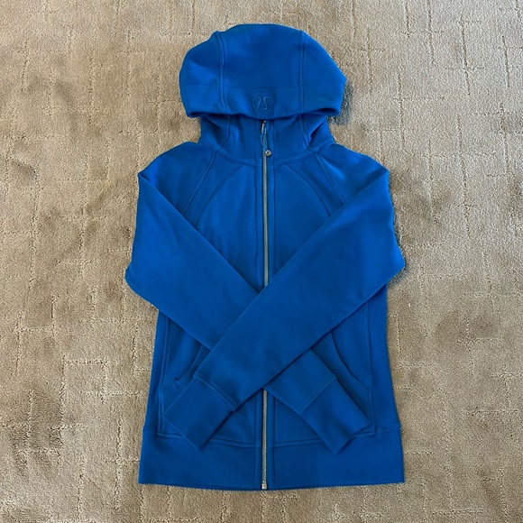 Tops - Lululemon Scuba size 6 in Great shape worn a couple  not faded